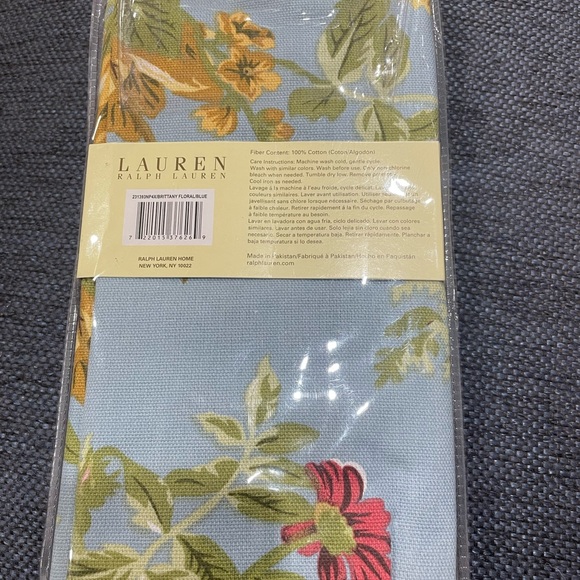 Ralph Lauren Britanny Blue floral cloth napkins. Brand new in original pkg. 4 - Picture 2 of 2